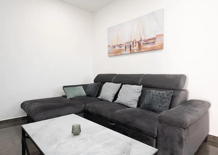 Apartment Mm *