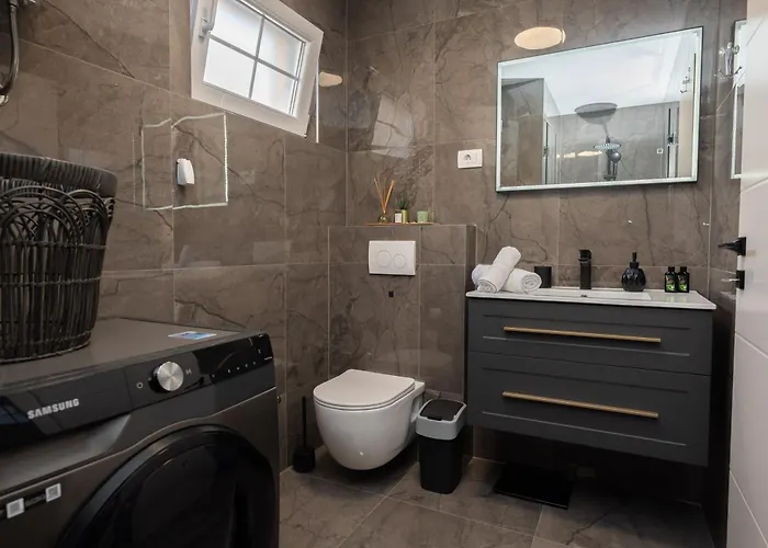 Apartment Mm *